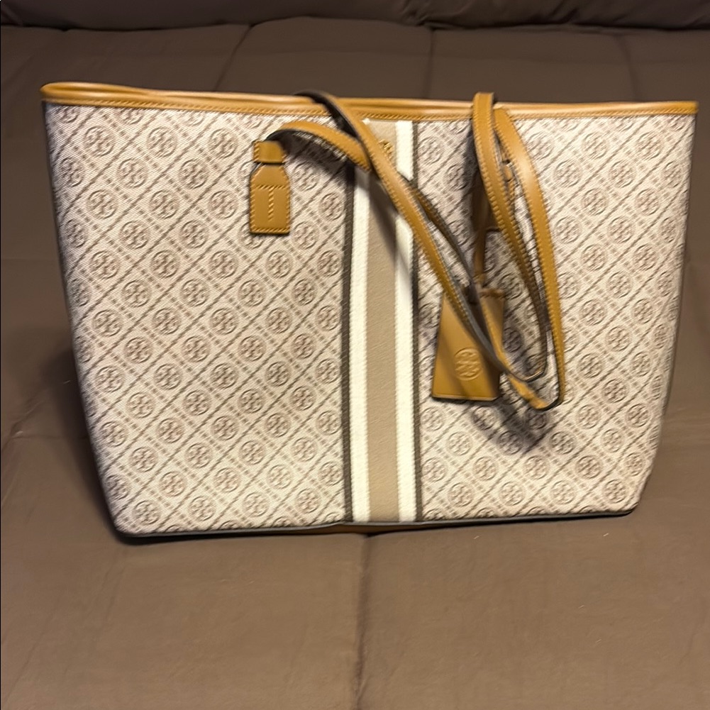 Tory Burch Tan And Cream Tote With Geometric Pattern